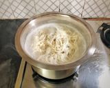 A picture of step 2 of Stir-Fry Noodle Salad.