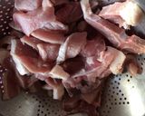 Foto del paso 3 de la receta: Chuletas de cerdo en pasilla