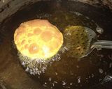 A picture of step 5 of Masala puri.