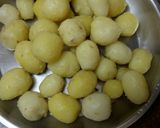 A picture of step 1 of Baby potato fry.