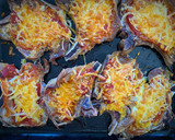 Foto del paso 4 de la receta: Chuletas, tomate y queso gratinado