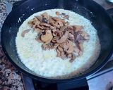 Foto del paso 9 de la receta: Filetes de pechuga de pollo en salsa de champiñones y macis