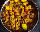 আলু ফুলকপির ডালনা (aloo fulkopir dalna recipe in Bengali) রেসিপি ধাপ - 3 ছবি