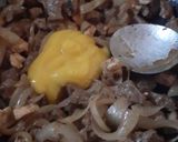 Foto del paso 4 de la receta: Carnes encebolladas con puré