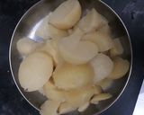 A picture of step 1 of Boiled potato veg.