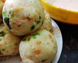 A picture of step 7 of Upma cheese balls.