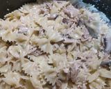 A picture of step 5 of Chicken & Mushroom Pasta.