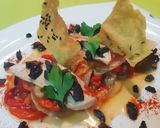 Foto del paso 7 de la receta: Escalibada con ventresca de atún y aceitunas negras