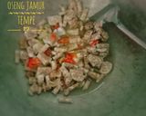 Foto langkah ke 2 dari resep Oseng jamur tempe.