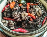 Foto langkah ke 4 dari resep Cumi Hitam Pedas.