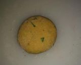 A picture of step 2 of Maize Flour Roti.