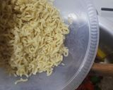 A picture of step 5 of Indomie Pizza.