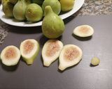 Foto del passaggio 6 della ricetta Crostata con marmellata di fichi, fichi freschi, e noci al profumo di limone
