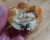 Foto del paso 8 de la receta: Croquetas de pollo especiado en salsa con acelgas con velo de panceta ibérica