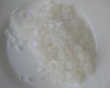 Foto del paso 2 de la receta: Bacalao a bras fácil (con patatas paja de bolsa)