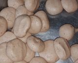 मसाला अजवाइन पूरी (Masala Ajwain Puri recipe in hindi) रेसिपी चरण 2 फोटो