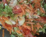 Foto del paso 1 de la receta: Ensalada con cebolla de verdeo