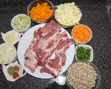Foto del paso 1 de la receta: Sopa de porotos tórtola con costillas de cerdo