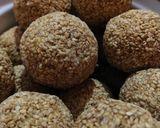 A picture of step 2 of Sesame laddu.