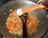 Foto langkah ke 4 dari resep Rogout sayur (isi Risol/Pastel).