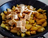 Trópusi serpenyős csirkemell recept fázis 2 fotója