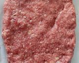 A picture of step 2 of Polpettone ripiene di crescenza.