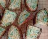 Foto langkah ke 22 dari resep Blue-Orange Sprinkles Sourdough Bread.