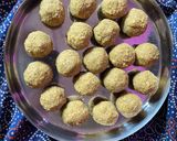 A picture of step 4 of Moong ladoo.