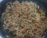 A picture of step 4 of Veg Chinese Masala Noodles.