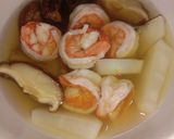 รูปขั้นตอนการทำที่ 10 ของ ซุปหัวไชเท้าใส่กุ้ง | Radish soup with shrimp