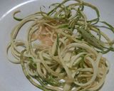 Foto del paso 2 de la receta: Tiras de zucchini con huevo