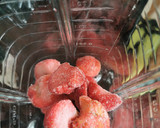 Foto del paso 1 de la receta: Helado suave de fresa y kéfir