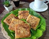Foto langkah ke 6 dari resep Martabak Telur Kol & Kornet.
