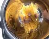 Foto langkah ke 3 dari resep Spaghetti sosis saos bolognais.