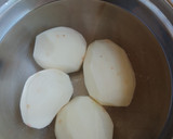 Foto del paso 1 de la receta: Tortilla de papas y cebolla