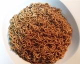 Foto del paso 4 de la receta Noodles al teriyaki y pollo con almendras