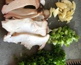 Hình bước làm 1 của món Nấm đùi gà áp chảo (ngày 3)