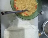 Foto langkah ke 2 dari resep Martabak Telur Kari Indomie.