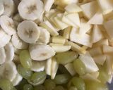 A picture of step 1 of Fruit cream.
