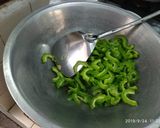 Foto langkah ke 2 dari resep 44. Tumis Pare Telor.