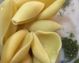 Foto del paso 1 de la receta: Conchas Pomodoro&queso (pasta rellena)