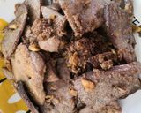 รูปขั้นตอนการทำที่ 4 ของ ตับหมูทอดกระเทียม