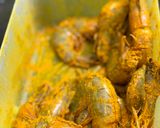 Gambar langkah 1 resipi Udang Goreng Kunyit.