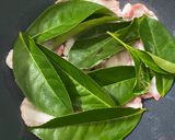Hình bước làm 3 của món Cá nục bông kho thịt ba chỉ