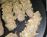 A picture of step 4 of Potato noodles finger.