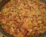 Foto del paso 2 de la receta Paella de bacalao, coliflor y ajos tiernos