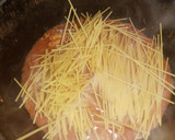 Foto del paso 4 de la receta: Espaguetis con cerdo cocinados en caldero