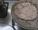 A picture of step 1 of Bajri na Rotla with udaddal.