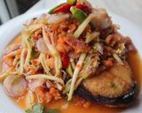 รูปขั้นตอนการทำที่ 5 ของ ปลาอินทรีย์ทอดราดยำไข่ปู