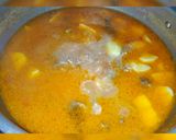 A picture of step 3 of Alo gosht shorba.
